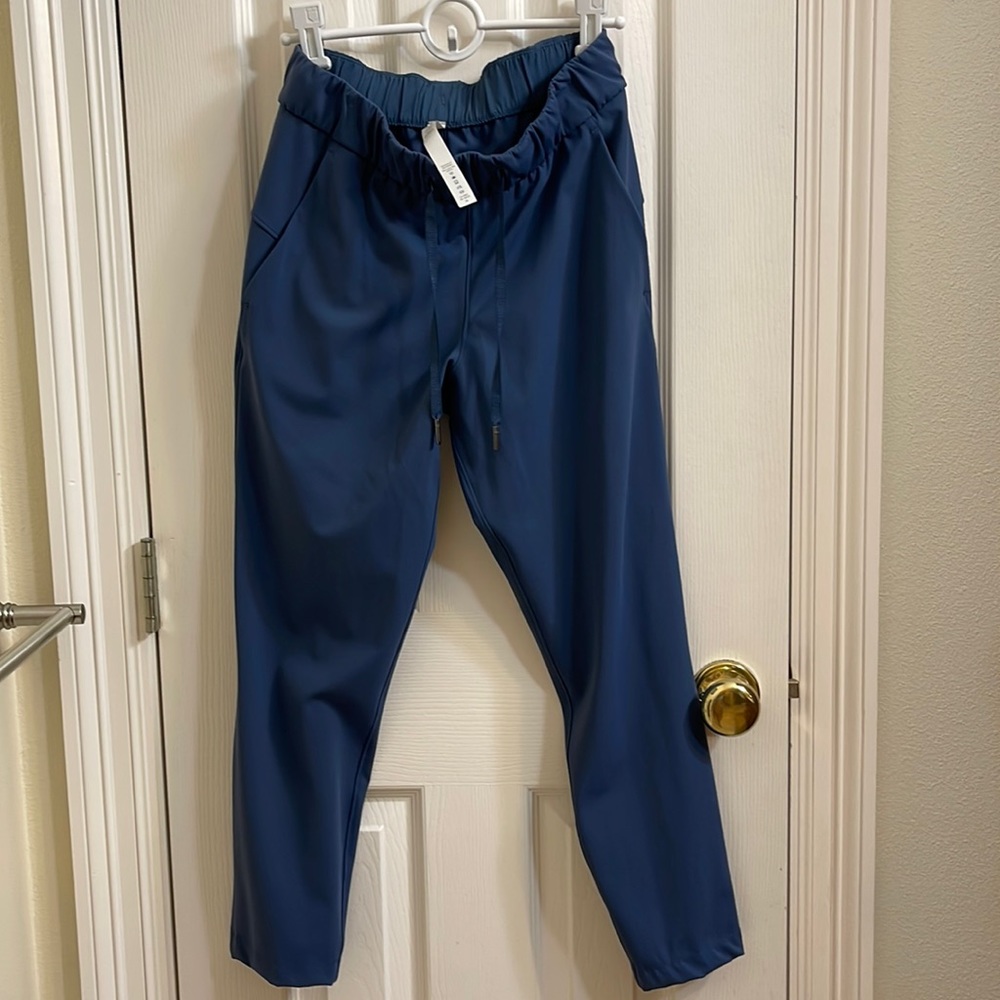 Lululemon womens on the fly